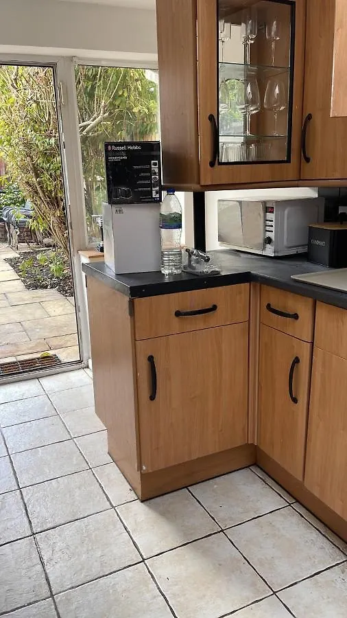 Jasper's Pet-Friendly Family Haven Villa Cambridge