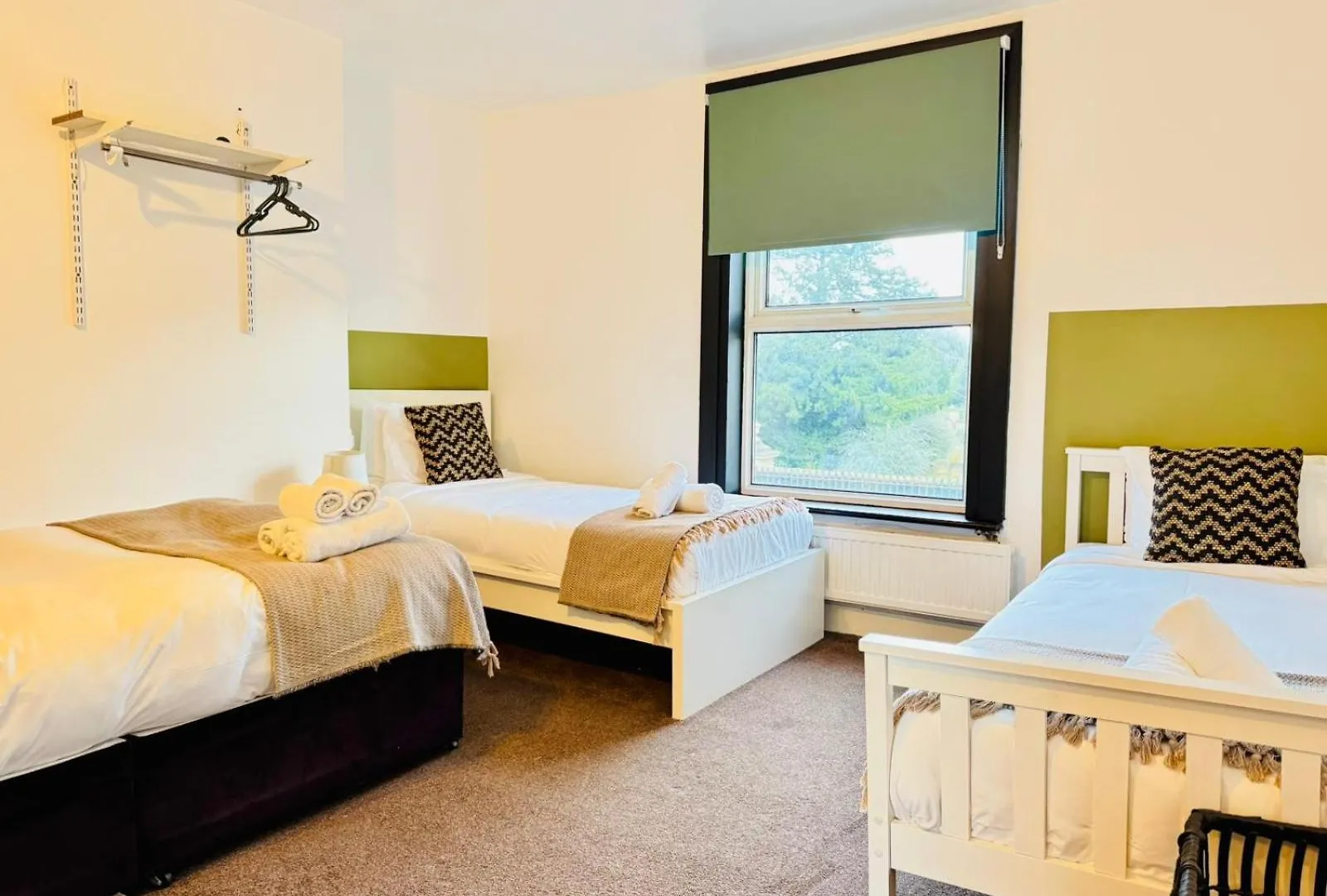 Jasper's Pet-Friendly Family Haven Villa Cambridge  Holiday home Cambridge (Cambridgeshire)