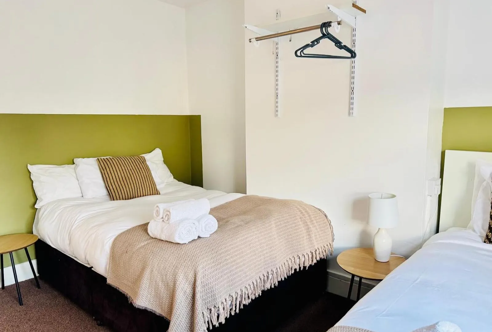 Jasper's Pet-Friendly Family Haven Villa Cambridge