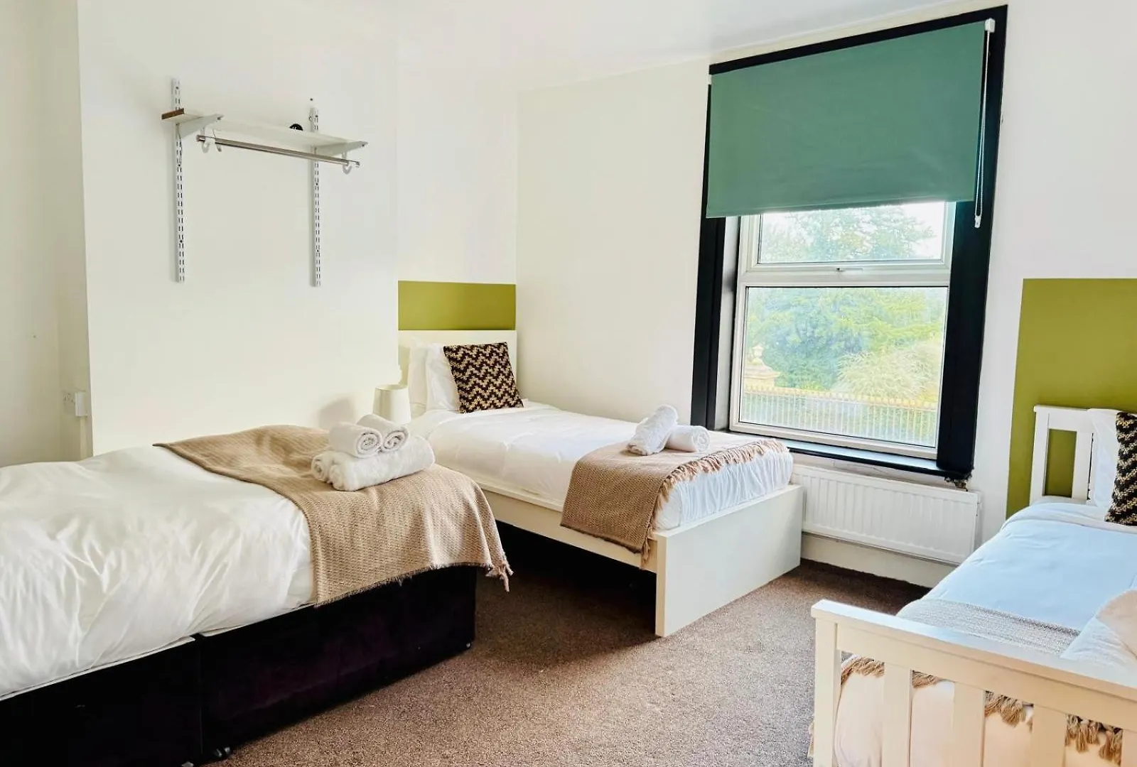 Jasper's Pet-Friendly Family Haven Villa Cambridge